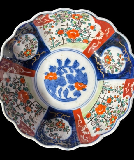 【現品限り!!】3組鉢 伊万里 花形皿 [窓絵草花文] 金彩 赤絵 色絵 鉢 丸皿 盛り皿 飾り皿 古伊万里 古美術 和食器 骨董品 アンティーク