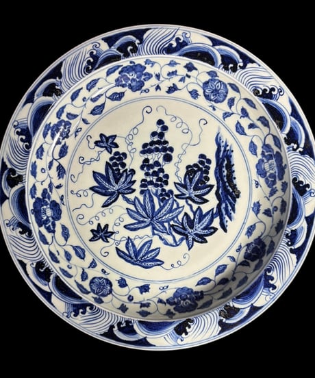 中国陶磁器 大皿 [草花文絵] 染付 丸皿 中国美術 盛り皿 飾り皿 和食器 古美術 骨董品 アンティーク