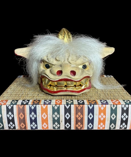 獅子頭 木彫 台座付き 獅子舞 縁起物 置物 蔵出し アンティーク インテリア 骨董品