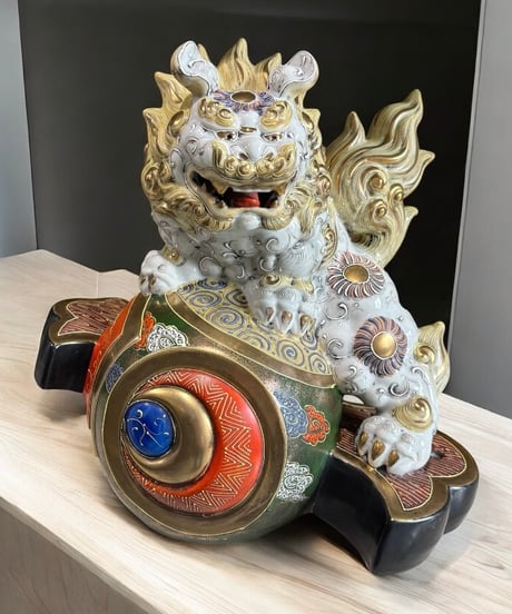 九谷焼 白獅子 打ち出の小槌 置物 玉乗り獅子 獅子 縁起物 オブジェ 陶磁器 陶器 骨董品 アンティーク
