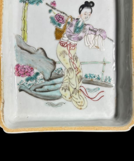 中国美術 美人 粉彩人物絵 清時代 中国雑貨 陶板 磁板 食器 インテリア 時代物 中国 陶器 骨董品 アンティーク