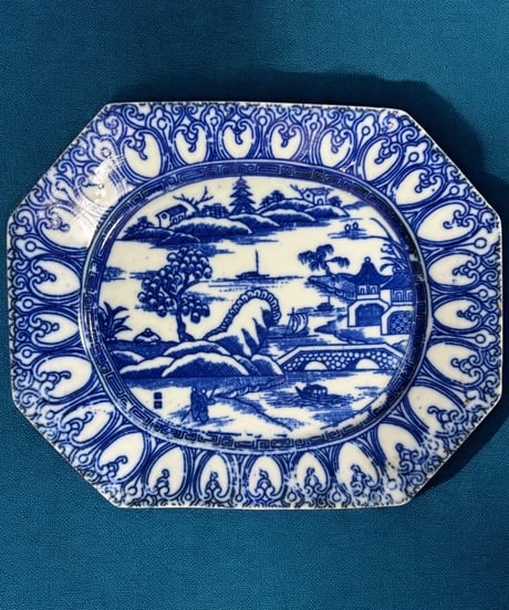 古伊万里 染付 八角皿 [山水風景文図] 角皿 取り皿 飾り皿 和食器 明治 伊万里 陶器 骨董品 アンティーク