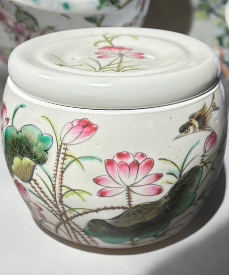 壺 蓋付き [草花蓮鳥絵] 同治年製 中国雑貨 染付 フラワーベース 花瓶 花入れ 丸壺 花器 陶器 中国 シノワズリ 古美術 骨董品 アンティーク