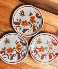 【3客セット】志野 赤絵 丸皿 [草花絵] 小皿 和風 取り皿 盛り皿 飾り皿 和食器 骨董品 アンティーク