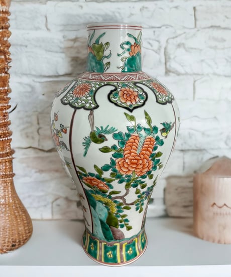 壺 [草花鳥紋絵] 大清康熙年製 中国雑貨 フラワーベース 花瓶 花入れ 丸壺 花器 陶器 古美術 骨董品