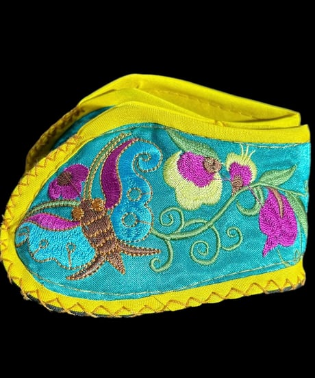 纏足の靴 [ターコイズ] 中国雑貨 布靴 子供靴 刺繍靴 靴 中国 布 刺繡 手作り キッズ インテリア アンティーク