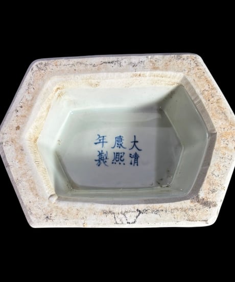 中国現地買入 壺 大清康熙年製 青白磁 山水風景図 中国雑貨 染付 フラワーベース 花瓶 花入れ 花器 陶器 シノワズリ 古美術 骨董品 アンティーク
