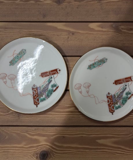 【2客セット】 色絵 巻物 瓢箪 松 丸皿 時代物 小皿 取り皿 盛り皿 飾り皿 レトロ 昭和初期 和食器 骨董品 アンティーク