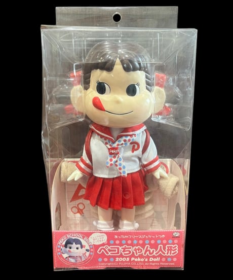 【レア品】ペコちゃん 制服 不二家 2005年 あったかフリースジャケットつき 限定 インテリア コレクション 置物 オブジェ 非売品 骨董品 アンティーク