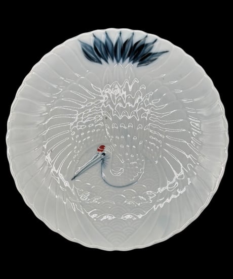 【2枚セット】 古伊万里 陽刻 鶴皿 絵皿 日本鶴 丸皿 平皿 取り皿 盛り皿 飾り皿 和食器 時代物 骨董品 アンティーク