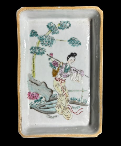 中国美術 美人 粉彩人物絵 清時代 中国雑貨 陶板 磁板 食器 インテリア 時代物 中国 陶器 骨董品 アンティーク