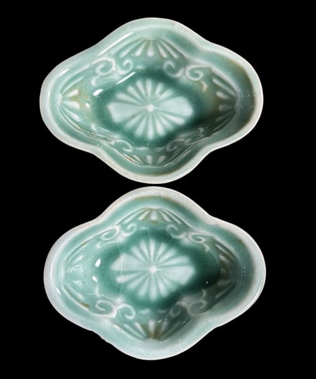 【2客セット】青磁 花型 塩皿 小鉢 鉢 小皿 花柄 紋 取り皿 盛り皿 飾り皿 伊万里焼 和食器 骨董品 アンティーク