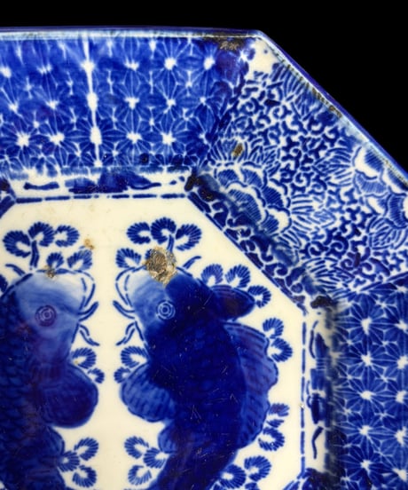 古伊万里 八角絵皿 [鯉草花文図] 江戸 染付 年代物 八角皿 角皿 平皿 取り皿 盛り皿 飾り皿 伊万里 和食器 骨董品 アンティーク