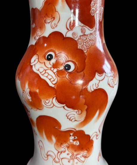 中国清末 民国 壺 [獅子] 中国雑貨 赤絵 麒麟 狛犬 フラワーベース 花瓶 花入れ 丸壺 花器 陶器 中国 古美術 シノワズリ 骨董品 アンティーク