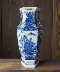 大清康熙年製 六角花瓶 山水風景図 時代物 壺 中国 フラワーベース 花瓶 丸壺 花器 陶器 古美術 骨董品 アンティーク