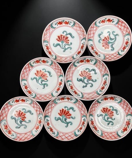 【7客セット】明治期 古伊万里 色絵 赤絵 小皿 草花文図 丸皿 飾皿 呉須 時代物 和食器 骨董品 アンティーク