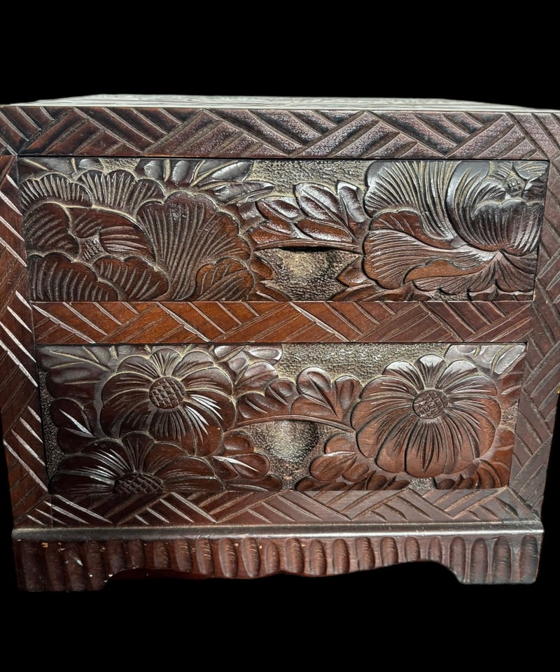 逸品 伝統工芸 日光彫 2段 小引き出し 桜 菊 牡丹 小箪笥 小物 逸品 伝統工芸 日光彫 2段 小引き出し 桜 菊 牡丹 小箪笥 小物
