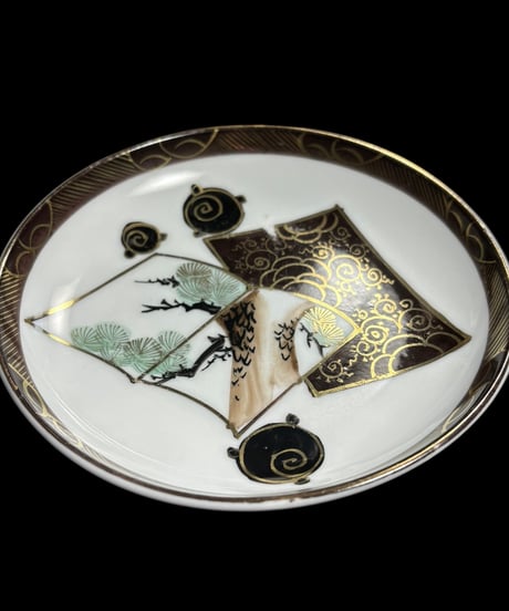 色絵 丸皿 [松文 扉絵] 時代物 小皿 取り皿 盛り皿 飾り皿 レトロ 昭和初期 和食器 骨董品 アンティーク