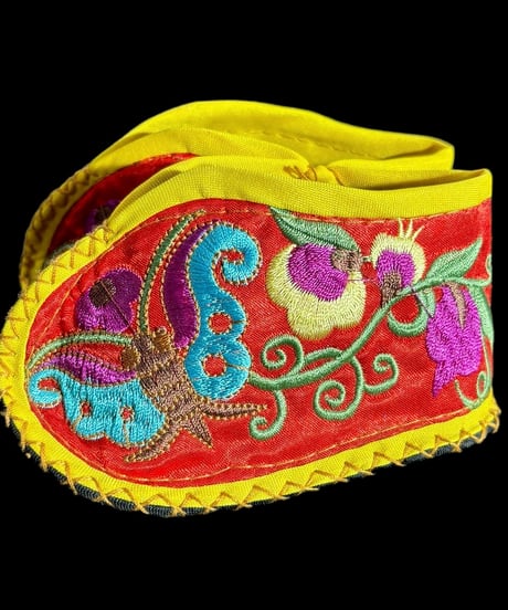 纏足の靴 [レッド] 中国雑貨 布靴 子供靴 刺繍靴 靴 中国 布 刺繡 手作り キッズ インテリア アンティーク