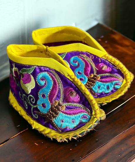 纏足の靴 [パープル] 中国雑貨 布靴 子供靴 刺繍靴 靴 中国 布 刺繡 手作り キッズ インテリア アンティーク