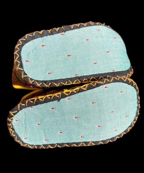 纏足の靴 [オレンジ] 中国雑貨 布靴 子供靴 刺繍靴 靴 中国 布 刺繡 手作り キッズ インテリア アンティーク