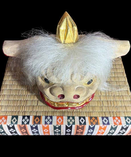 獅子頭 木彫 台座付き 獅子舞 縁起物 置物 蔵出し アンティーク インテリア 骨董品