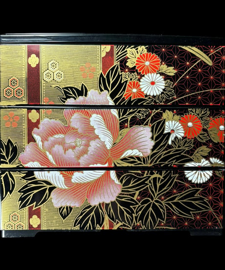 三段重 黒漆塗 色絵 金彩牡丹紋 重箱 菓子入 共箱 時代物 古美術 和食器 骨董品 アンティーク