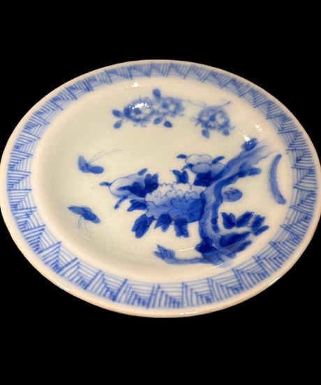 染付 小皿 [草花蝶文絵] 丸皿 平皿 取り皿 盛り皿 飾り皿 和食器 骨董品 アンティーク
