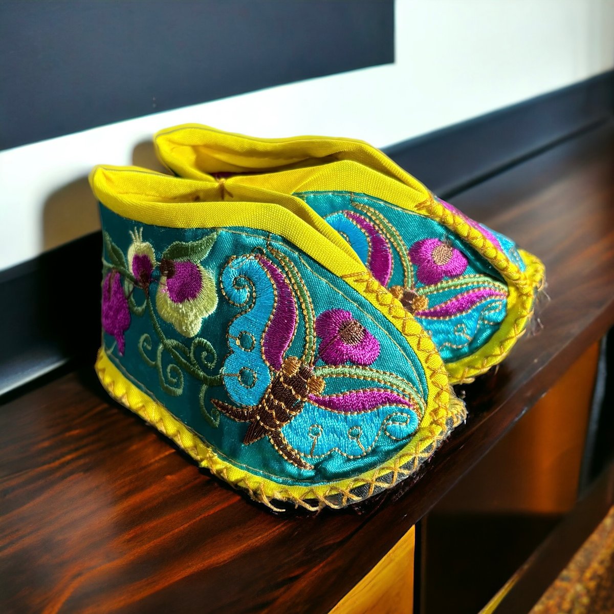 纏足の靴 [ターコイズ] 中国雑貨 布靴 子供靴 刺繍靴 靴 中国 布 刺繡
