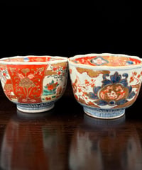 【2客セット】 時代物 古伊万里 湯呑み 金彩 色絵 冨貴長春 絵違い 赤絵 蕎麦猪口 和食器 陶器 骨董品 アンティーク
