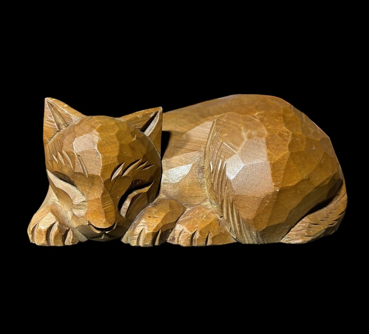 木彫り 猫 彫刻 眠り猫 眠猫 置物 飾り 縁起物 天然木 木工 東洋
