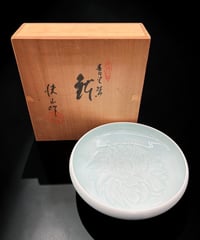 人間国宝 塚本快示 快山窯 青白磁 牡丹 菓子鉢 共箱 丸皿 飾皿 作家物 時代物 骨董品 アンティーク