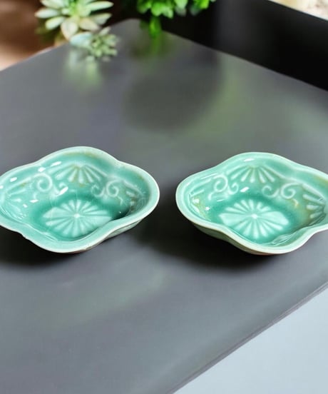 【2客セット】青磁 花型 塩皿 小鉢 鉢 小皿 花柄 紋 取り皿 盛り皿 飾り皿 伊万里焼 和食器 骨董品 アンティーク