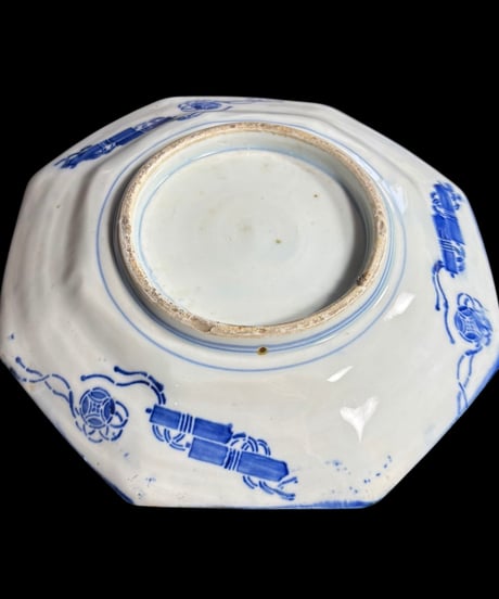 古伊万里 八角絵皿 [鯉草花文図] 江戸 染付 年代物 八角皿 角皿 平皿 取り皿 盛り皿 飾り皿 伊万里 和食器 骨董品 アンティーク