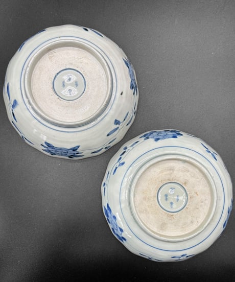 一式揃 江戸期 古伊万里 金彩 赤絵 鶴草花人物図 小皿 大皿 なます皿 茶椀 湯呑み お猪口 冨貴長春 取り皿 飾り皿 和食器 陶器 骨董品 アンティーク