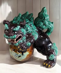 九谷焼 糠川清章 八幡窯 色絵 玉獅子 玉乗り獅子 唐獅子 置物 美術品 縁起物 オブジェ 陶磁器 陶器 骨董品 アンティーク