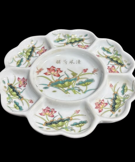 韻荷風清 花形仕切り皿 草花 蓮 粉彩 中国雑貨 陶磁器 陶器 清 清時代 古美術 骨董品 アンティーク