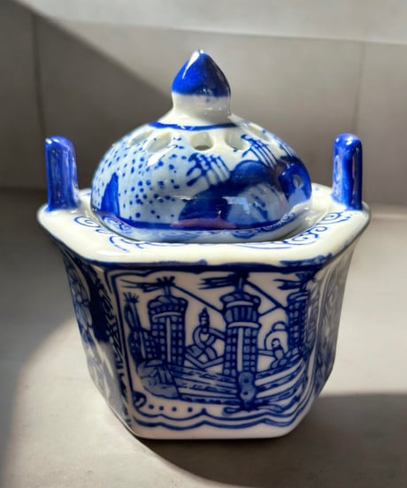 染付 香炉 六角 方龍 蓋付き 小物入れ インテリア シノワズリ 白磁 陶器 骨董品 アンティーク
