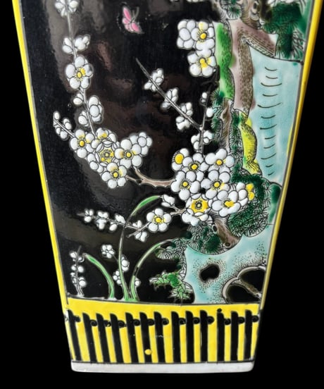 大清康熙年製 粉彩 四方花瓶 時代物 壺 中国 フラワーベース 花瓶 花器 陶器 古美術 骨董品 アンティーク