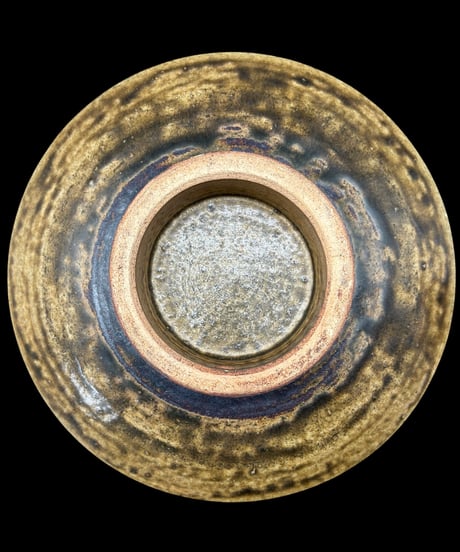 飛鉋 魚文 高足皿 沖縄 やちむん 石釉 丸皿 裏印 作家物 飾皿 時代物 陶器 和食器 蔵出し 骨董品 アンティーク