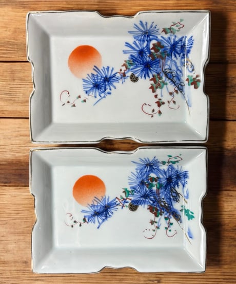 【2客セット】色絵 四角皿 [松 日] 時代物 角皿 変形皿 小皿 取り皿 盛り皿 飾り皿 レトロ 昭和初期 和食器 骨董品 アンティーク