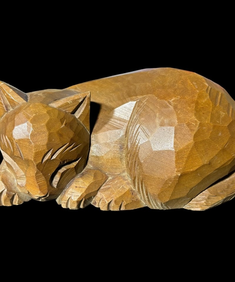 木彫り 猫 彫刻 眠り猫 眠猫 置物 飾り 縁起物 天然木 木工 東洋 民芸