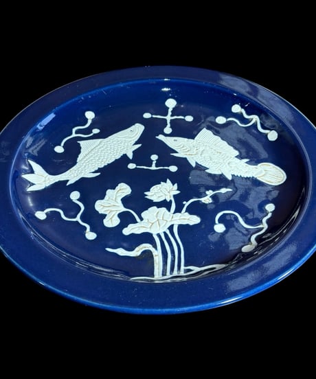 時代物 瑠璃釉 中国陶磁器 大皿 [魚 草花] 丸皿 縁起物 中国美術 盛り皿 飾り皿 古美術 骨董品 アンティーク