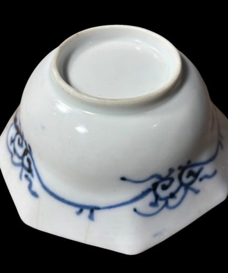 染付 八角鉢 [草花文絵] 小鉢 盛り皿 飾り皿 深鉢 器 和食器 伊万里 骨董品 アンティーク