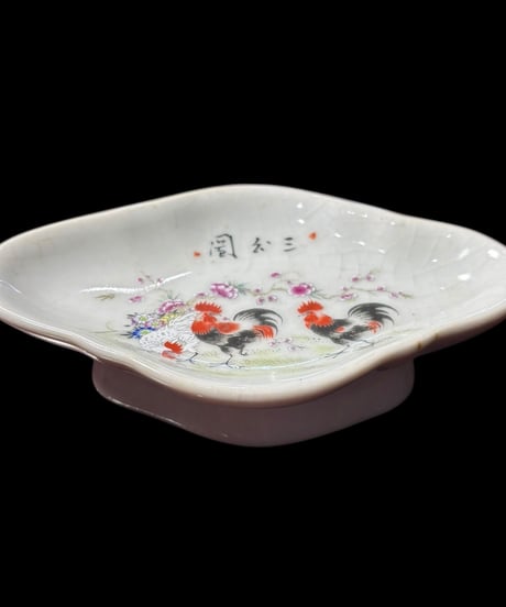 中国現地買入 高足菱形皿 [鶏草花絵] 粉彩 中国雑貨 陶磁器 陶器 唐物 清時代 古美術 骨董品 アンティーク