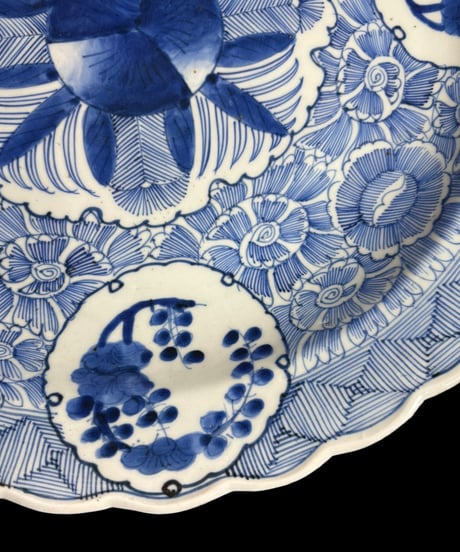 古伊万里 草花図 染付 大皿 裏印 平皿 取り皿 盛り皿 飾り皿 和食器 伊万里 骨董品 アンティーク