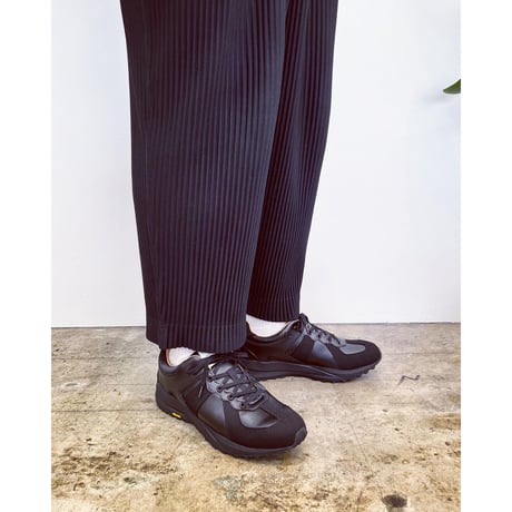 【ORPHIC】G/R TRAINER / col.BLACK