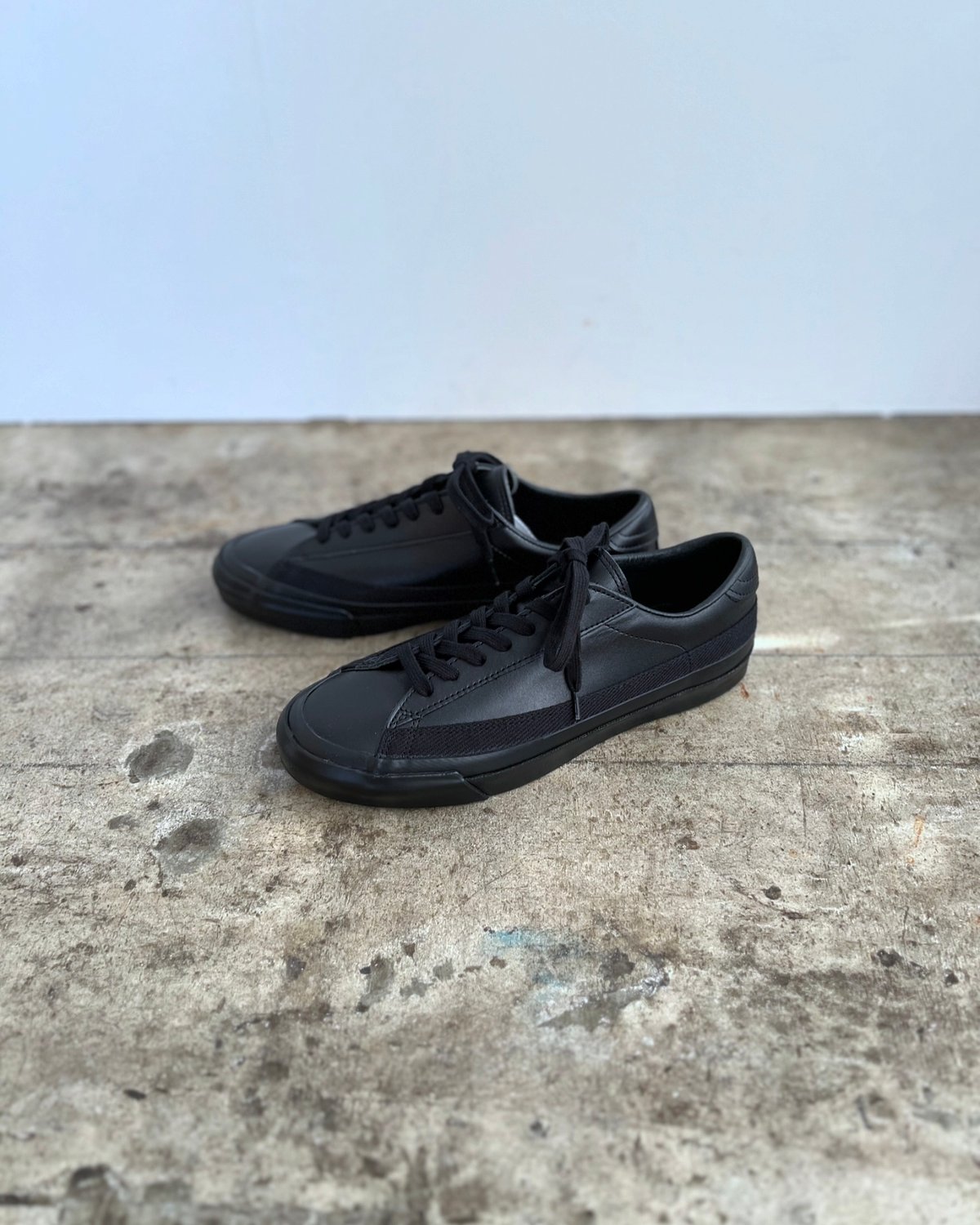 【新品】ASAHI BELTED LOW SUEDE 黒 ASAHI BELTED LOW SUEDE - Black/Black – PERSICA