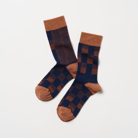 【FEEL MY FOOT STEPS】pattern socks "BISHOP"