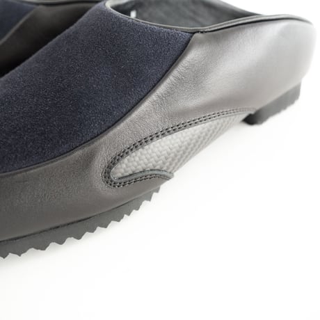 【MIDORIKAWARYO】lupus別注"carbon leather mule"  / col. BLACK×NAVY